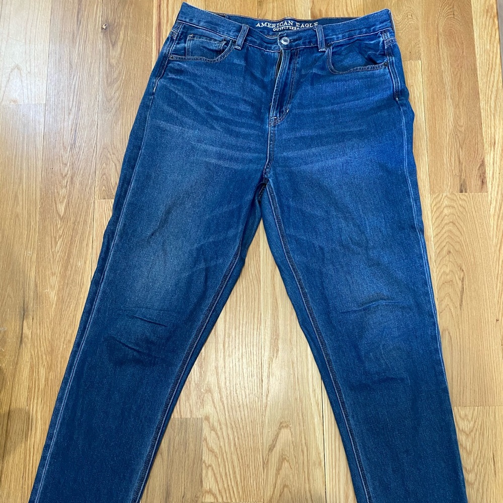 American Eagle DarkWash Mom Jean in X-Long size 10